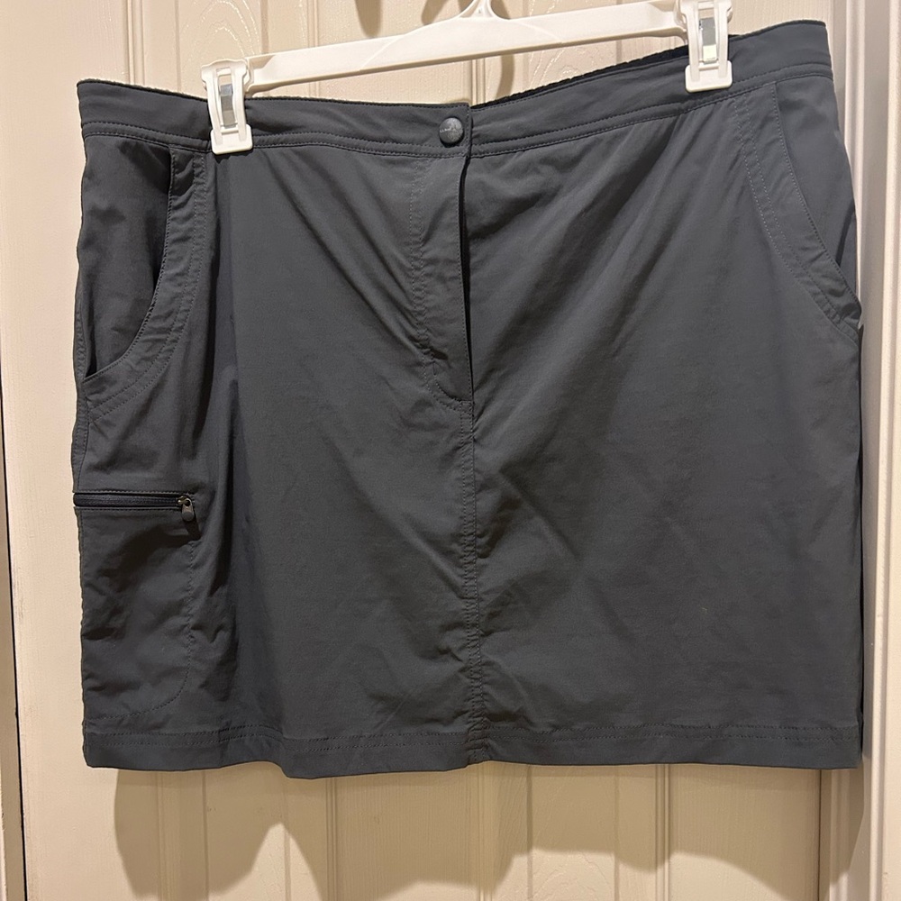 LL Bean gray cargo skirt sz 18